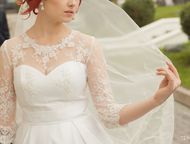 Свадебное платье Продам красивейшее свадебное платье. Покупалось в Барнауле, в салоне Афродита за 30000. Надевалось один раз, собственно в день свадьб, Барнаул - Свадебные платья