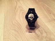  Hublot +        Hublot Skull Bang.     ,  ,   .   ,  - 