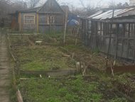 Санкт-Петербург: дачный участок с домиком Участок 3 сотки с возможностью выкупа у соседей 2-3 сотки. в 20 минутах ходьбы от ст. метро пр. Ветеранов. Водопровод летний,